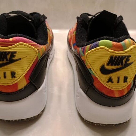 Nike Air Max 90's "Familia" - Picture 4 of 16